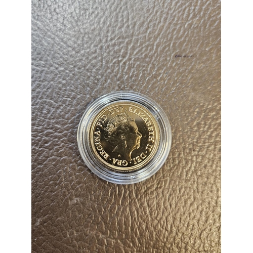 324 - 2020 Gold Sovereign in plastic capsule 7.98g