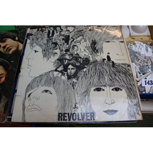 142 - Collection of assorted Beatles and related Records and Singles inc. Magical Mystery Tour, with the B... 