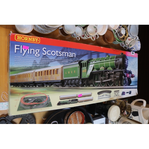 306 - Boxed Flying Scotsman 00 Gauge Train Set R1072