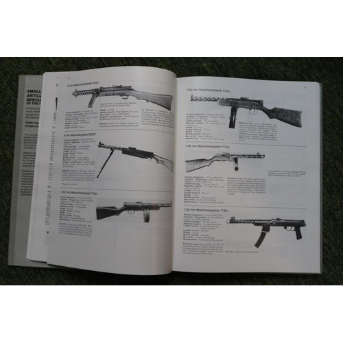 340J - Military gun related books, arms and armour etc