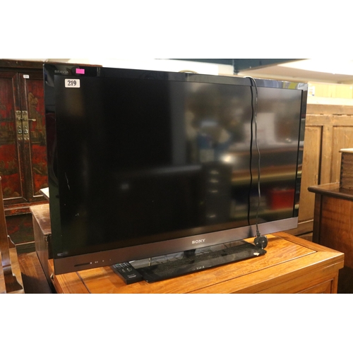 219 - Sony Bravia 40'' LCD Television with remote