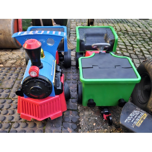 452 - Electric Childs Locomotive & Train trailer