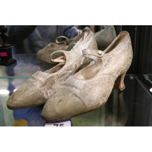 75 - 1920s Débutante silk dance shoes