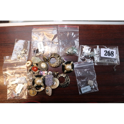 268 - Collection of assorted Small Silver Jewellery inc. Earrings, Pendants etc