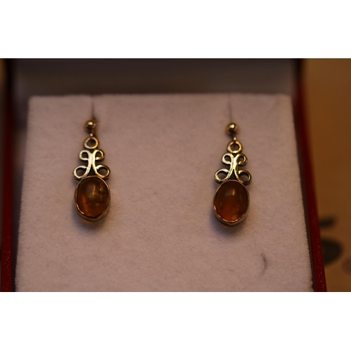 303 - Paid of Good Quality 9ct Gold Amber set rub over drop earrings C.1970s