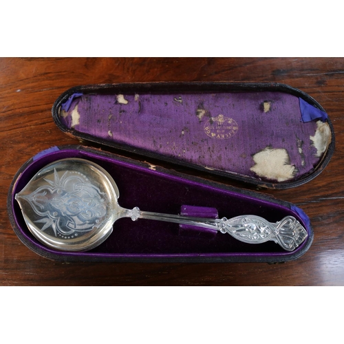 336 - Antique Cased Bailey & Co Silver Presentation serving spoon 925 Silver 76g total weight