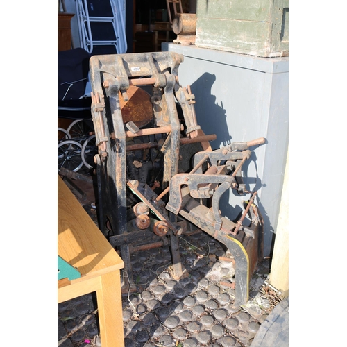 497A - Antique Titan Letter Press