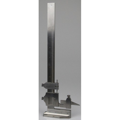 384 - Brown & Sharpe Manufacturing Co, Providence, Rhode Island, USA, Vernier Height Gage 585 8 1/2 Inch M... 