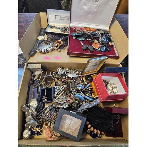 389 - Collection of assorted Cotume and Silver Jewellery inc. Lovelinks, Pierre Cardin, Raymond Weil etc