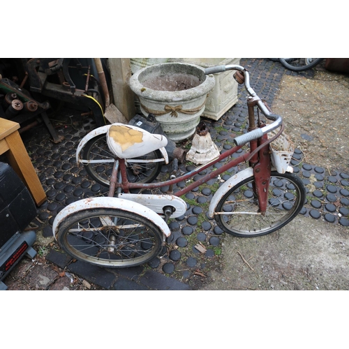 530 - Record Breaker Childs Vintage Tricycle