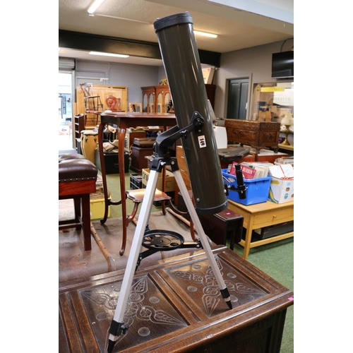 149 - In Phase Telescope on tripod stand