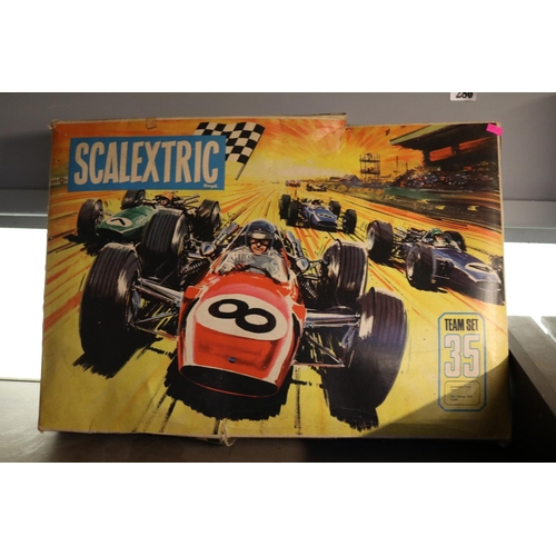 280 - Scalextric Team Set 35