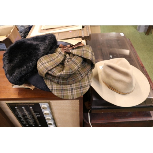 287 - Collection of assorted Vintage Gentlemen's clothing to include Deer Stalker Hat by Lincoln Bennett