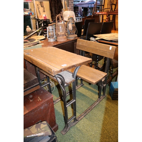 562 - Vintage Cast Iron and wooden single child's desk