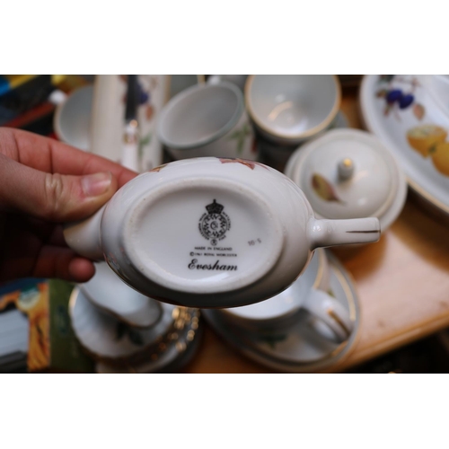 217 - Collection of Royal Worcester Evesham pattern Tableware