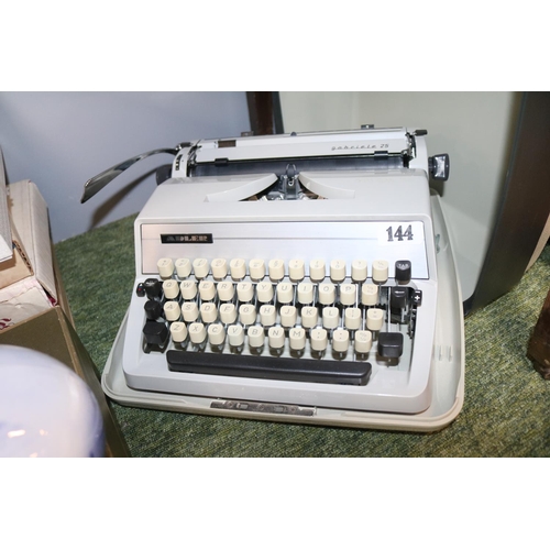 144 - Vintage Adler Gabriele typewriter