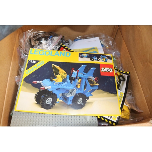 220 - Collection of assorted Lego Technic, Legoland station etc