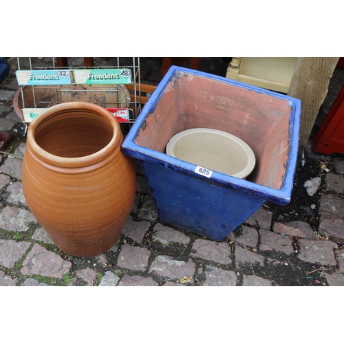 625 - Blue Glazed Planter and assorted Pots