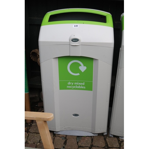 640 - Dry Mixed Recyclables Bin