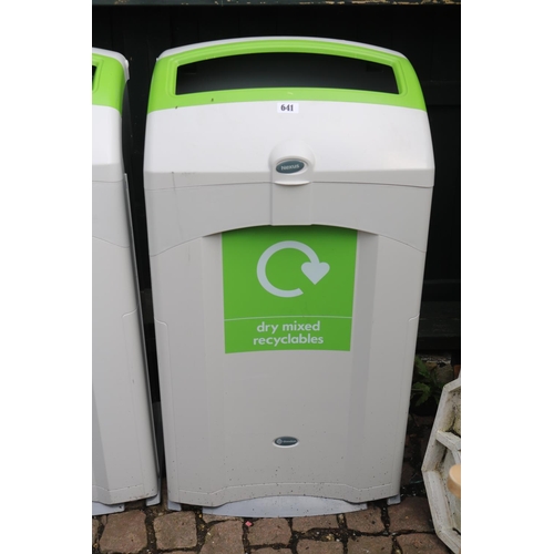 641 - Dry Mixed Recyclables Bin