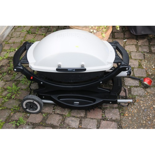 589 - Weber Gas BBQ with collapsible base