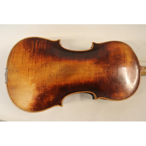 99 - Violin attributed to Mathias Albani or Matthias Alban violin maker from Botzen (now Bolzano). With p... 