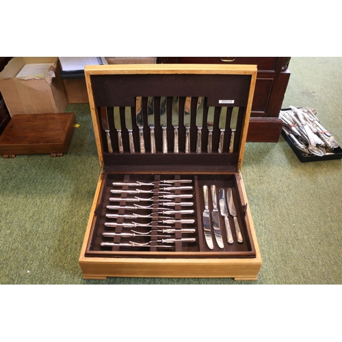 290 - Teak Cased Harrods Ltd of Knightsbridge Silver Plated Canteen of Cutlery