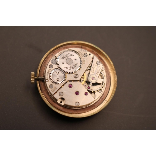 302 - Rotary vintage 1960's 9ct gold gentlemen's watch with 15 jewel manual wind Swiss movement. 30mm case... 