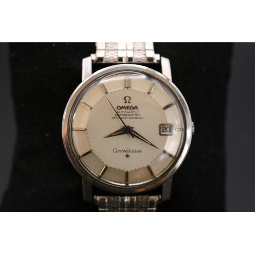 311 - Omega Constellation Automatic Chronometer, pie-pan dial with day window and 21 jewel automatic Swiss... 