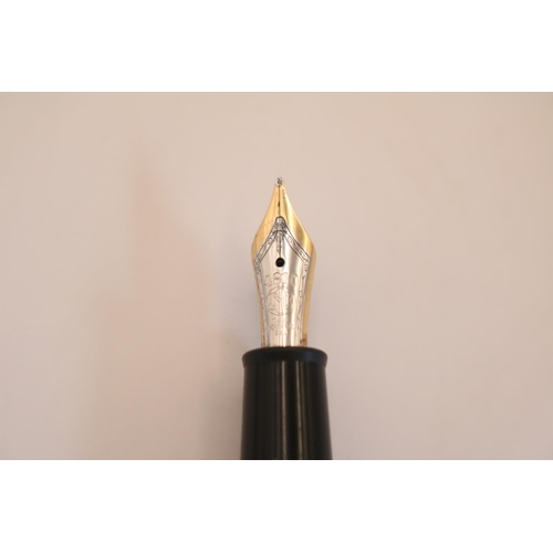 392 - Montblanc Meisterstuck 4810, 14ct broad nib fountain pen (KN2142853). With leather Montblanc carry c... 