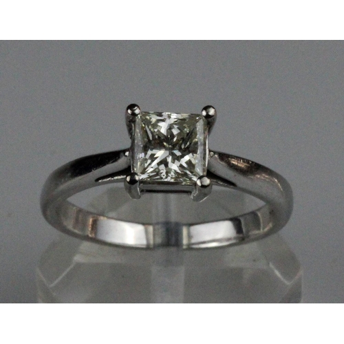 414 - Stunning 18ct Gold Single Stone Princess Cut Diamond Ring 1.00ct. An 18ct gold single stone princess... 