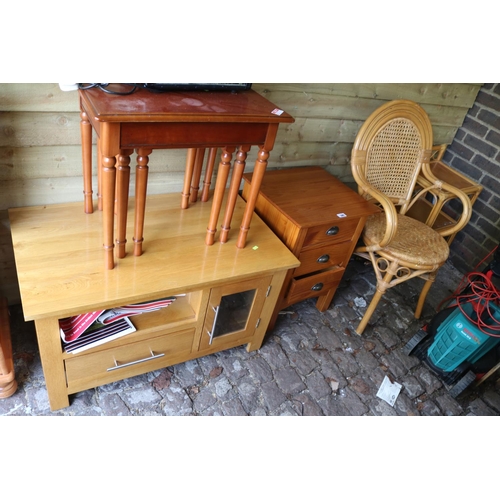 591 - Collection of assorted Furniture