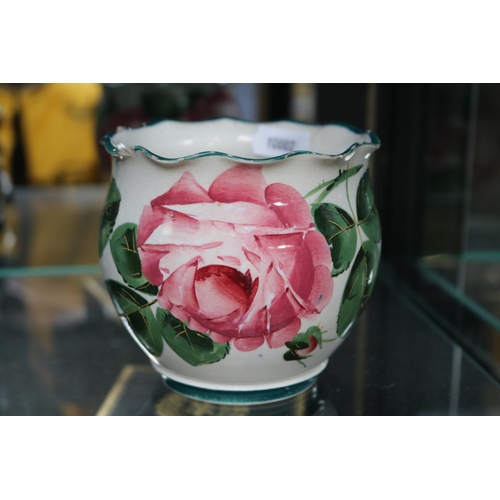 82 - Wemyss Rose decorated small floral pot