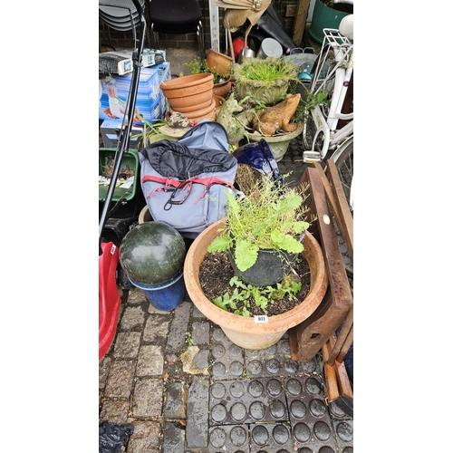 611 - Large collection of Garden Pots