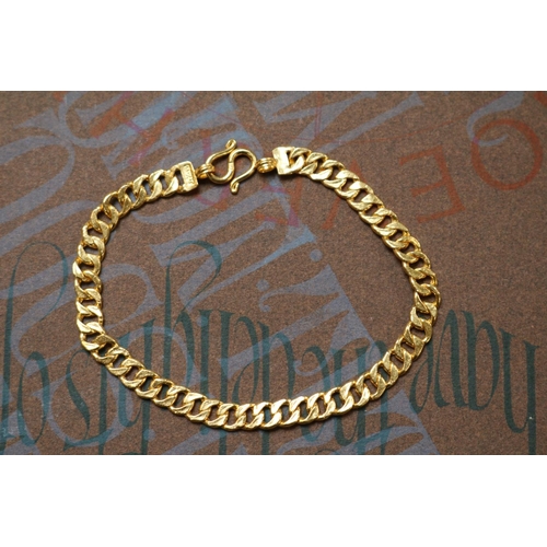 415d - Asian High Carat 23ct Gold Bracelet with S link fastener. 170mm in Length. 7.63g total weight