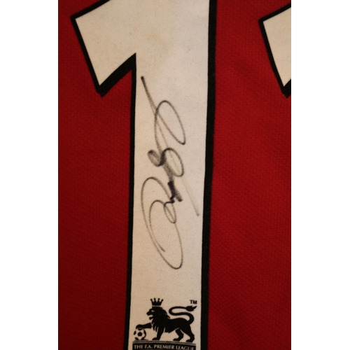 45 - RYAN GIGGS 2006/07 PREMIER LEAGUE MATCH WORN AND SIGNED #11 MANCHESTER UNITED JERSEY
Presented is a ... 