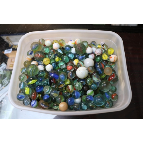 122 - Collection of Early 20thC Glass Marbles of assorted sizes