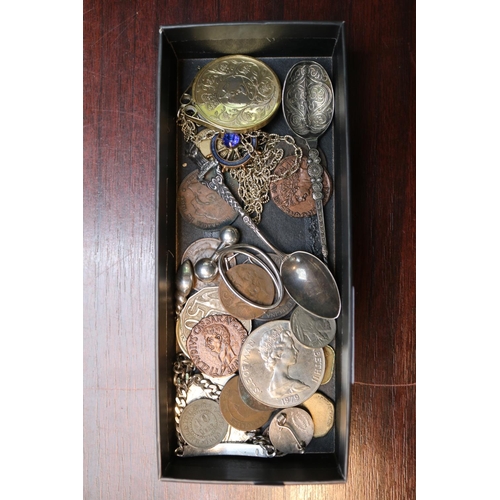 371 - Collection of Bijoux items and assorted Coins