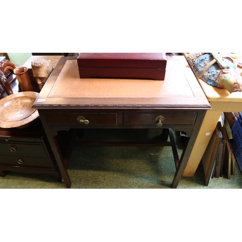 475 - Leather topped single desk with metal drop handles and straight legs