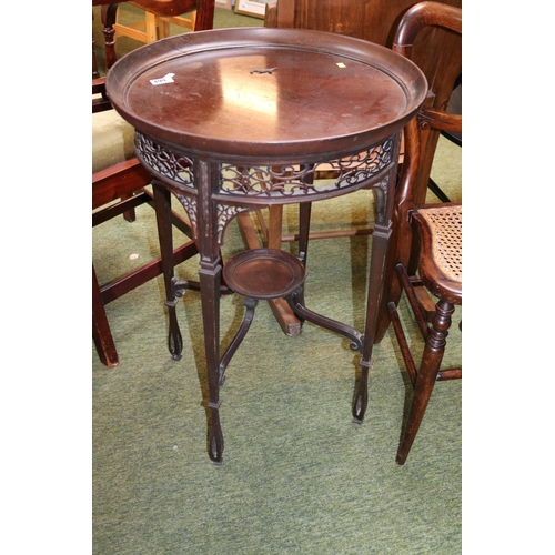 499 - Edwardian Circular table with pierced decoration over tapering legs