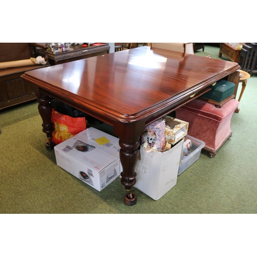 515 - Good quality highly polished Pull out Victorian Dining table with single leaf over turned legs with ... 