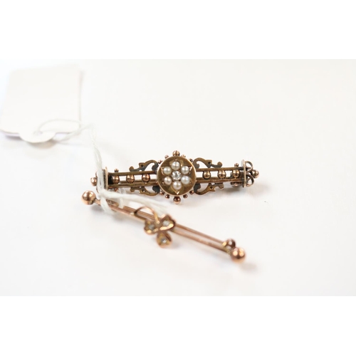 423 - 9ct 19thC Seed Pearl and Diamond set Bar brooch and a Diamond set clover bar brooch 7.7g total weigh... 