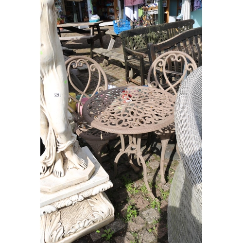 522 - Metal Bistro set with 2 chairs