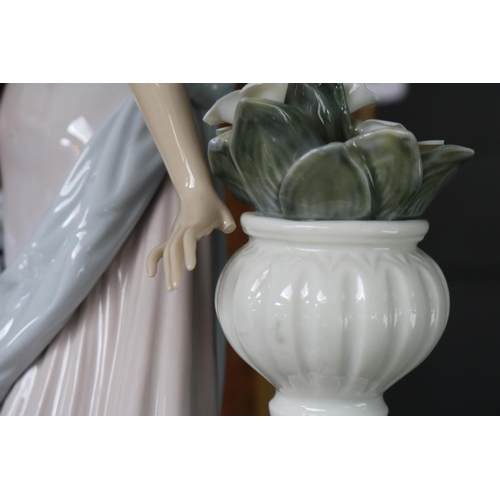 55 - Boxed Lladro Duck Seller 1267 & Lladro A Touch of Class (Dama Liberty) 5377