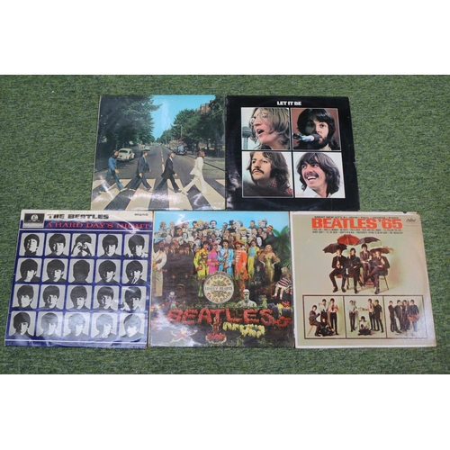 104 - Collection of Beatles Vinyl Records to include Sgt Peppers Lonely Club Band, Let It Be etc (5)