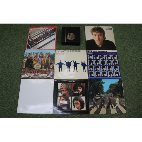 107 - Collection of Beatles Vinyl Records & Singles to include Help!, A Hard Days Night, Abbey Road etc