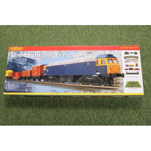 52 - Hornby 00 Gauge The Midnight Freight Electric Train Set R1083