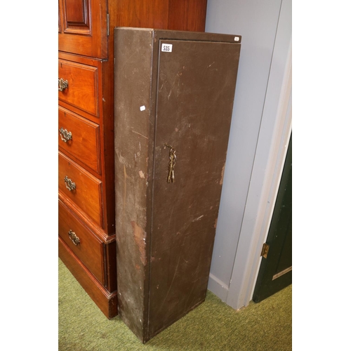 535 - Metal Seven Gun Cabinet with Keys