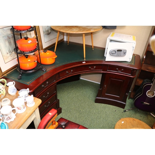 542 - Leather topped corner office desk