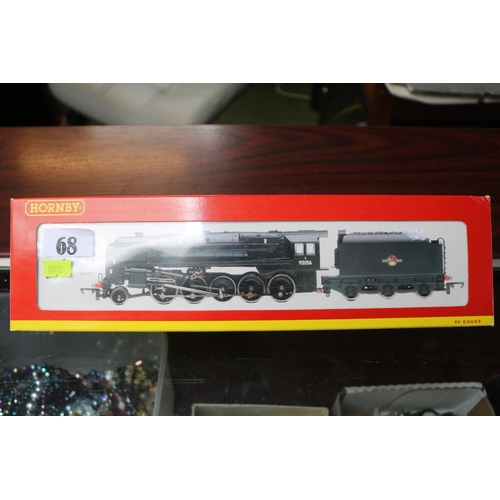 68 - Hornby 00 Gauge R2105D BR 2-10-0 Class 9F Locomotive 92156